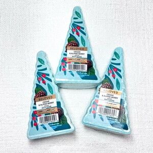 NEW Beloved Cedar & Alpine Berry Holiday Bath Bombs